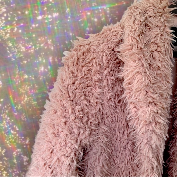 Pink faux fur shaggy jacket - Picture 5 of 6